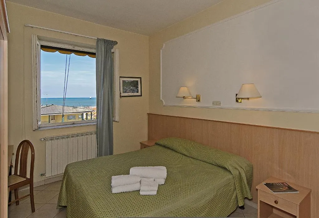Hotel Bahia Viareggio 3*,